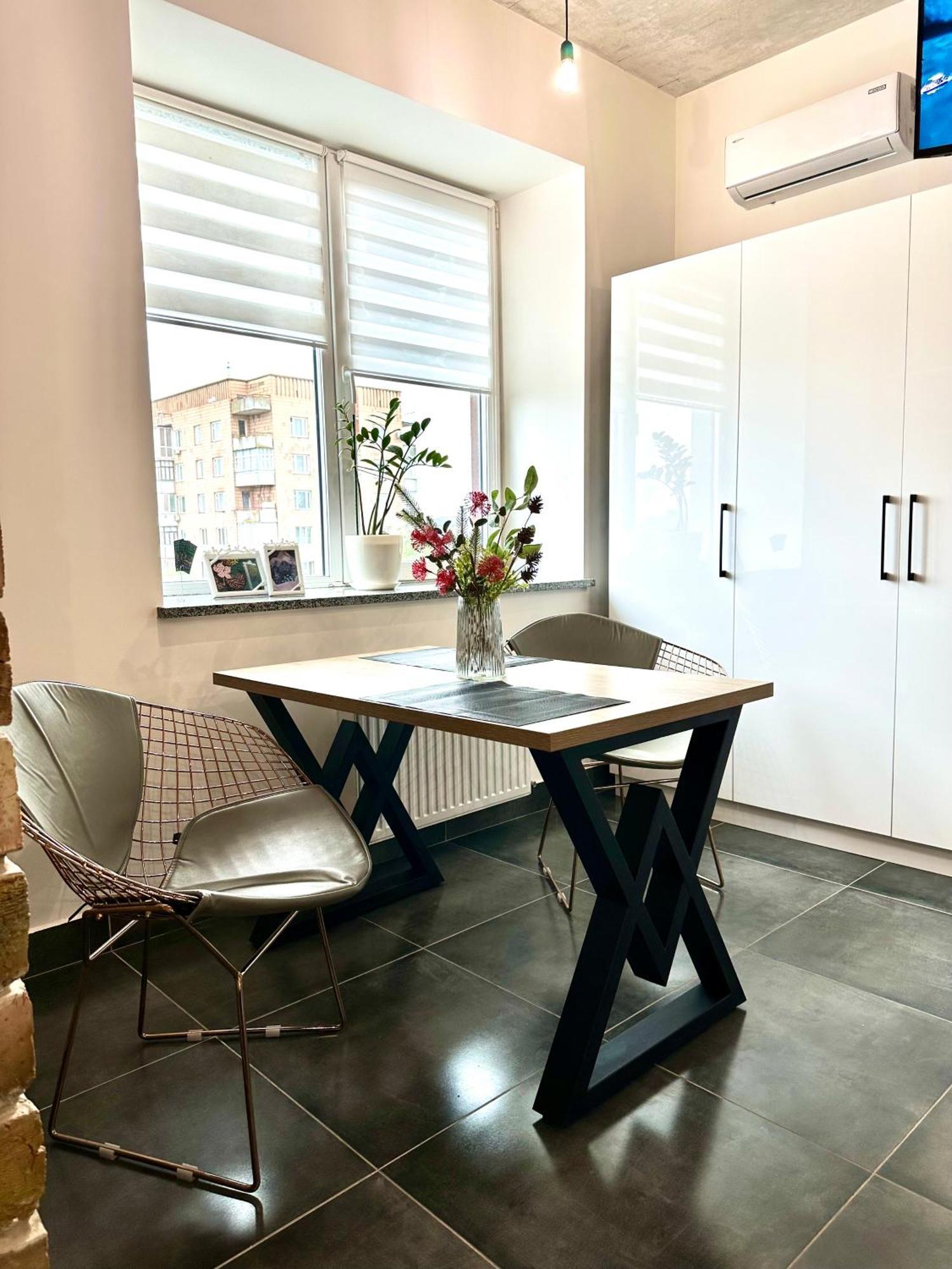 Comfortable Apartments With A Coffee Machine In The City Centre, Zlata Plaza リウネ エクステリア 写真