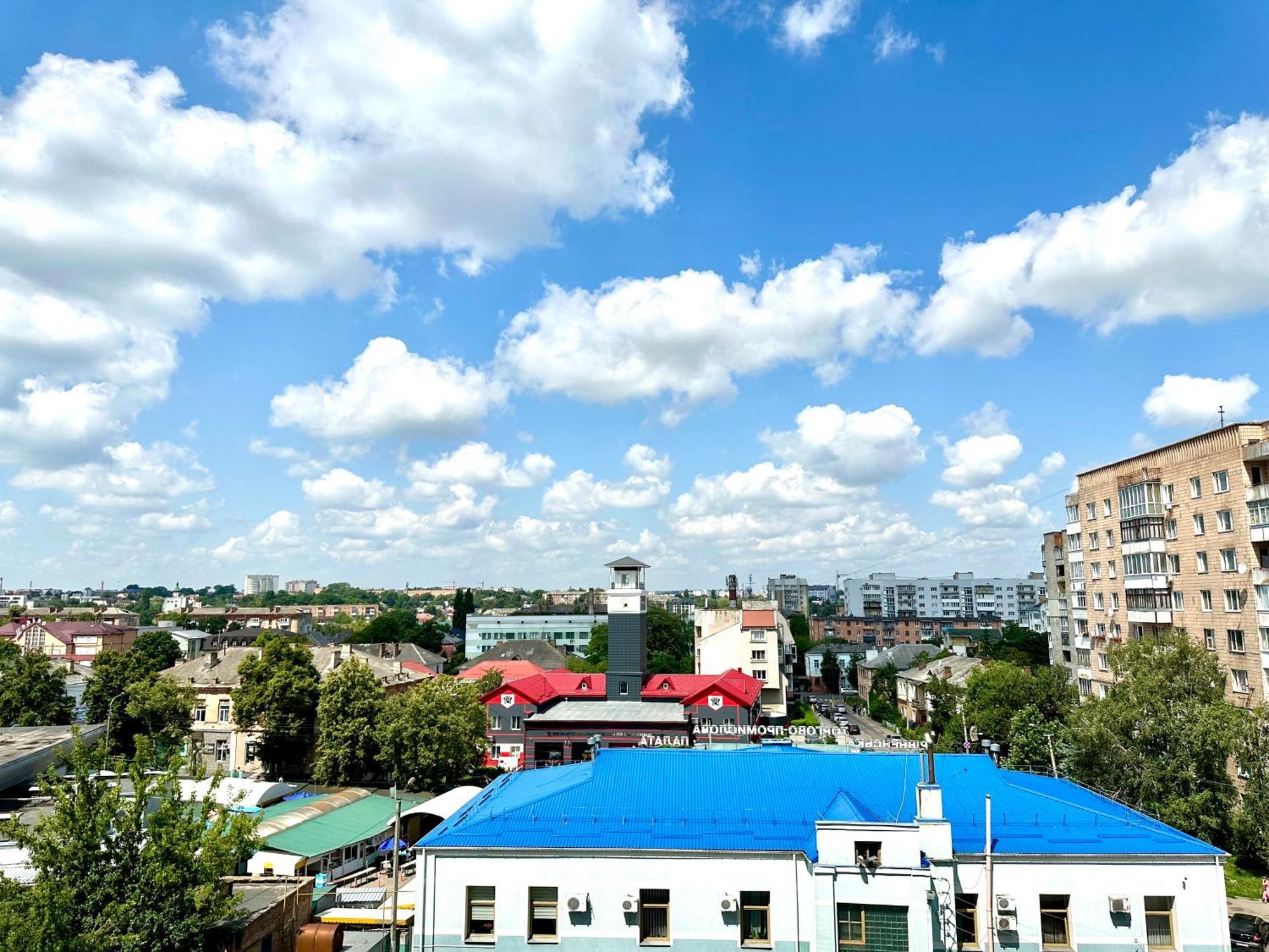 Comfortable Apartments With A Coffee Machine In The City Centre, Zlata Plaza リウネ エクステリア 写真